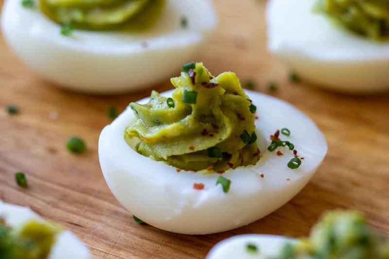 Фаршировані яйця без майонезу: ідеальний рецепт з авокадо