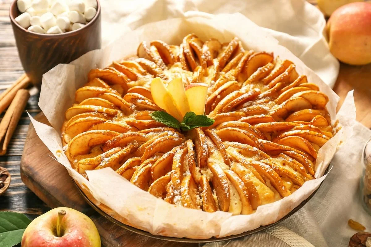 Яблучний пиріг, який тане в роті – простий рецепт