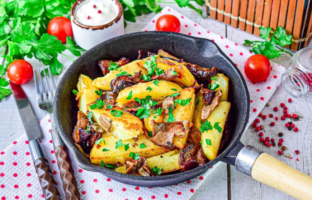 Як приготувати картоплю з сушеними грибами: найкращі рецепти