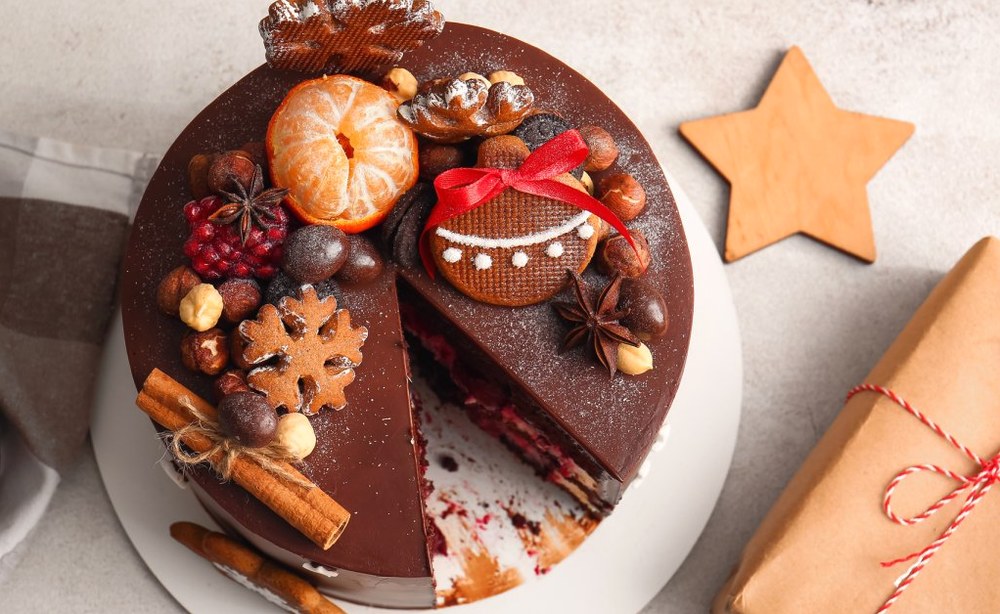 Як прикрасити торт до Нового року та Різдва