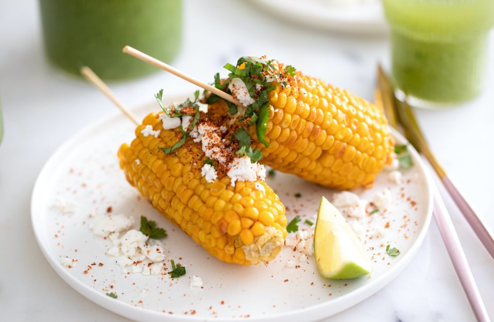 Як швидко й смачно приготувати кукурудзу в мікрохвильовці