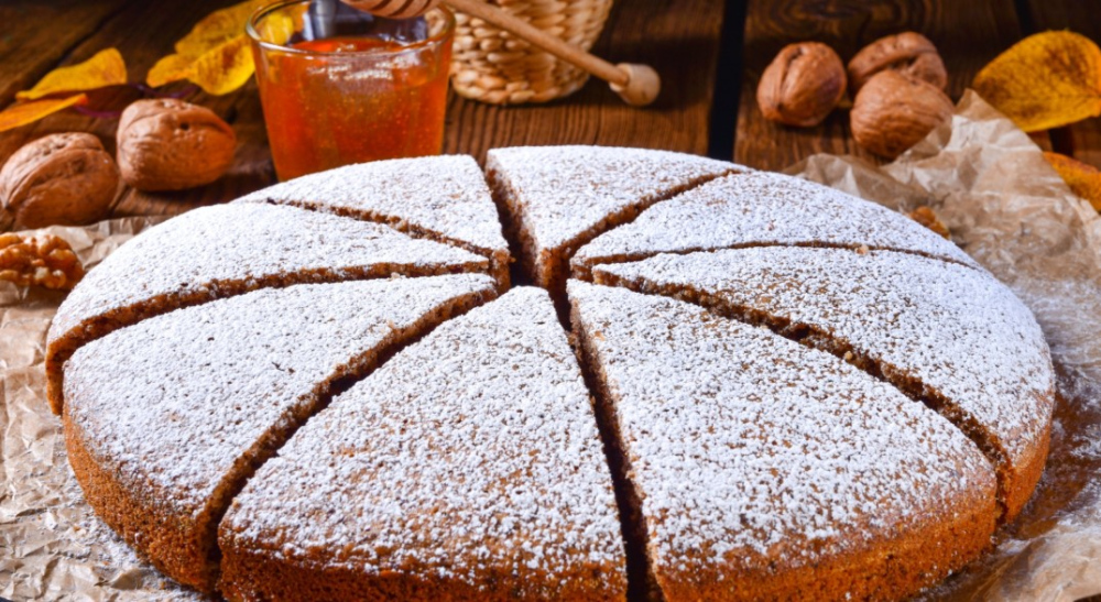 Як швидко приготувати лінивий пиріг з варенням на сковороді