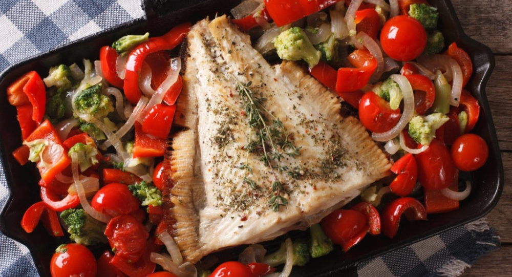 Як приготувати камбалу в духовці: рецепти з картоплею та іншими овочами