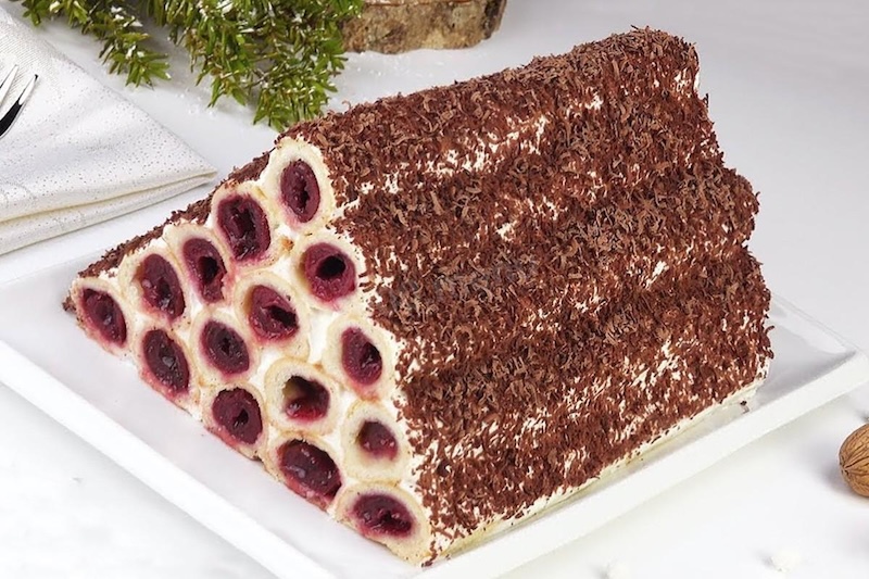 Покроковий рецепт торта Вишнева гірка в домашніх умовах