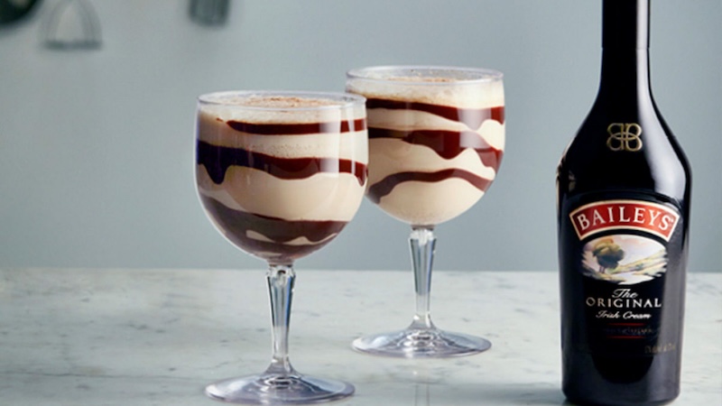 Рецепт молочного коктейлю з Бейлісом в домашніх умовах